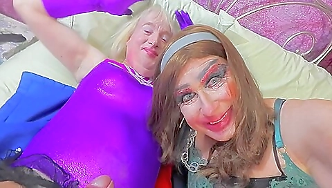 Brunette babe plays with black cock and gets facial