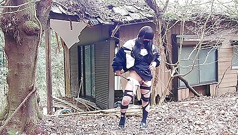 Japanese lady is masturbating in an abandoned house
