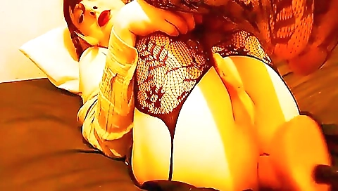 Sexy brunette 18+ goes in the fuck machine and gets fucked