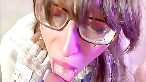 Brunette trans putita Colegiala shows what she really likes